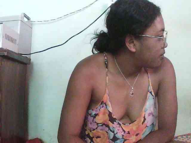 TriciaBella webcam
