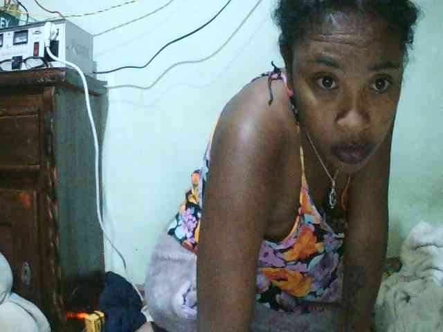 TriciaBella webcam