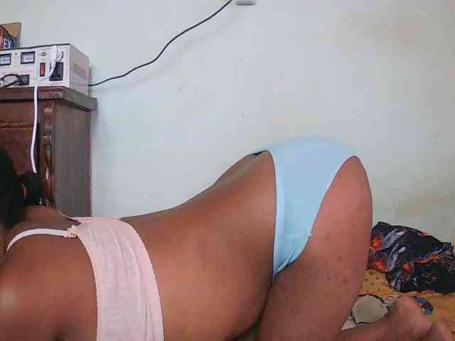 TriciaBella webcam