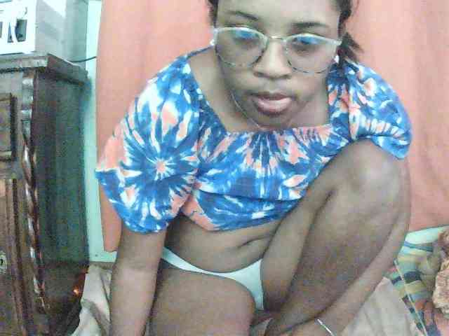 TriciaBella webcam