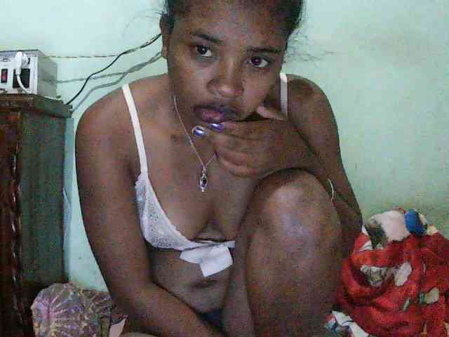 TriciaBella webcam