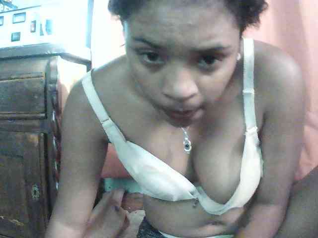 TriciaBella webcam