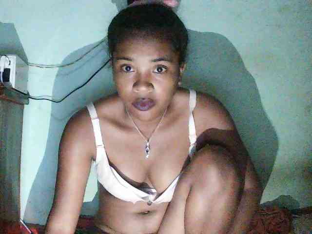 TriciaBella webcam