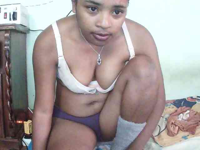 TriciaBella webcam