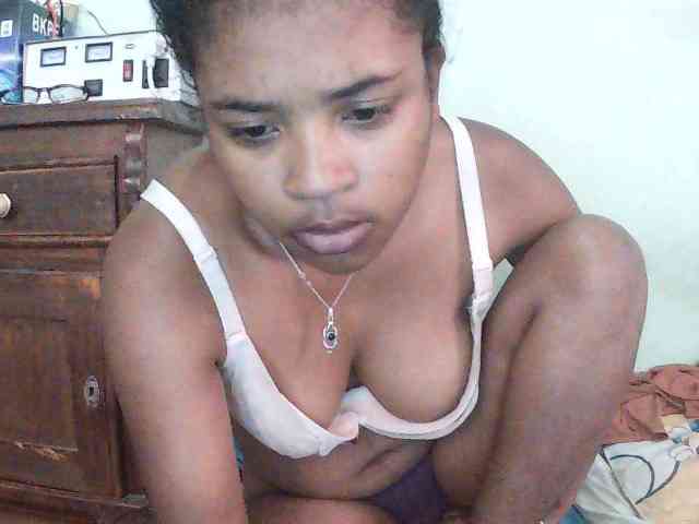TriciaBella webcam