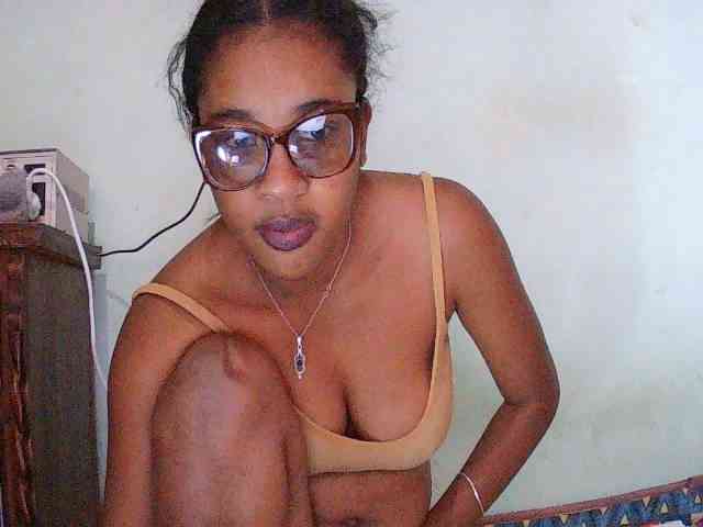 TriciaBella webcam