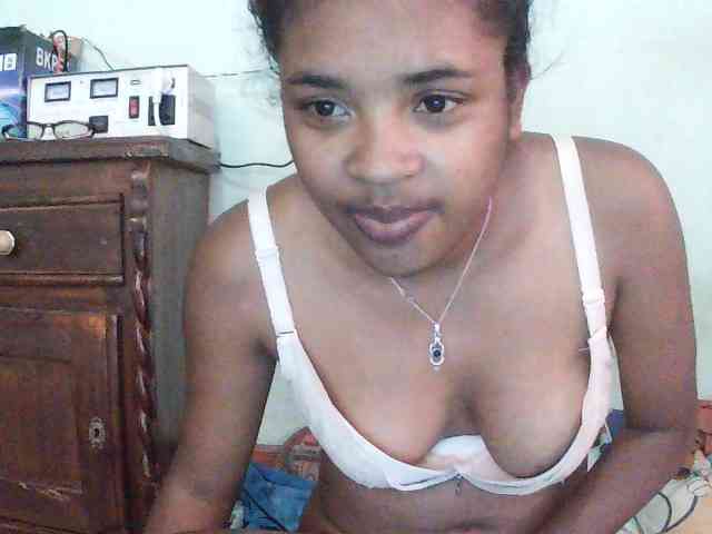 TriciaBella webcam