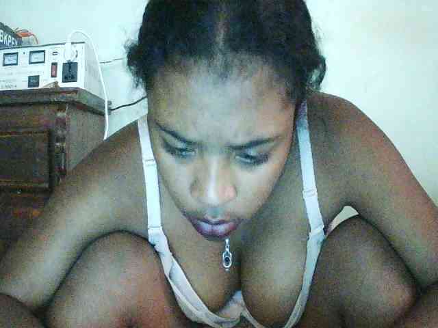 TriciaBella Live Webcam on BongaCams