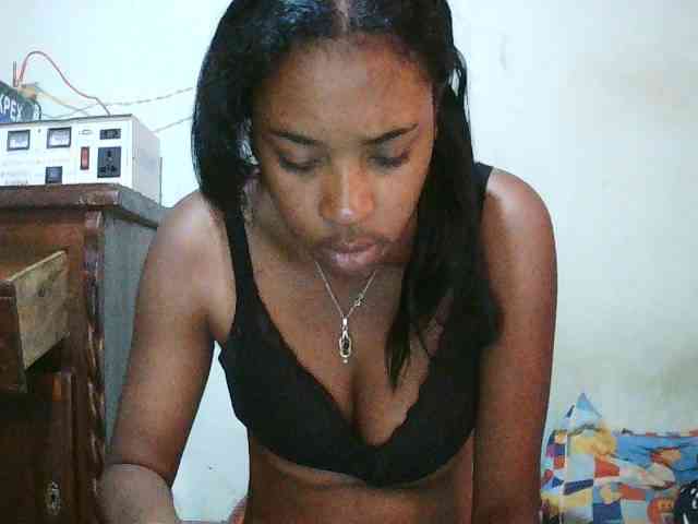 TriciaBella webcam