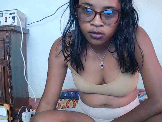 TriciaBella webcam