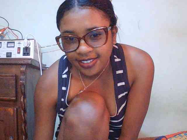 TriciaBella webcam