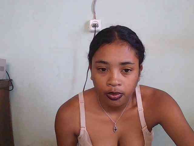 TriciaBella webcam