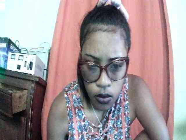 TriciaBella webcam