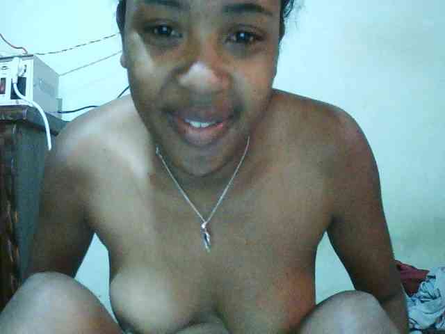 TriciaBella webcam