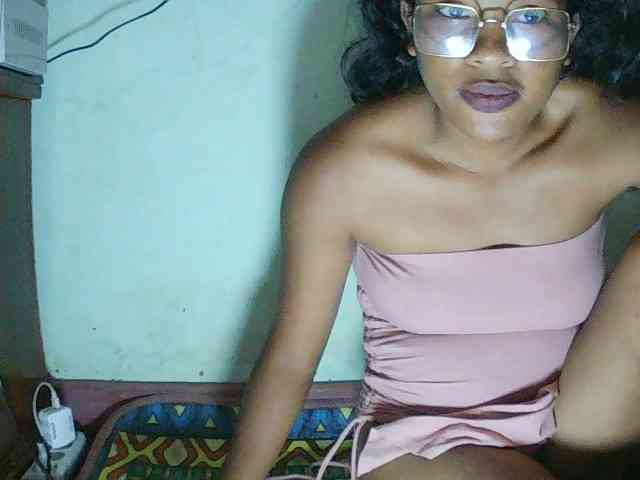 TriciaBella webcam