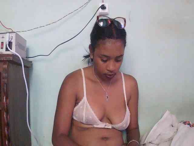 TriciaBella webcam