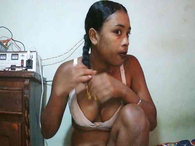 TriciaBella webcam