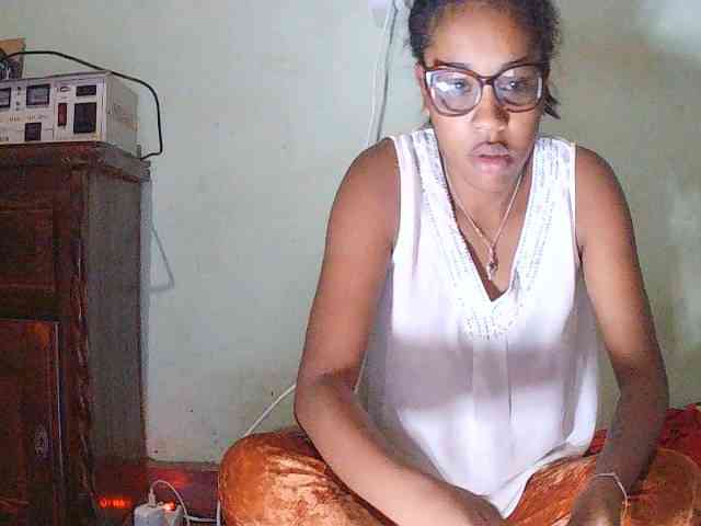 TriciaBella webcam