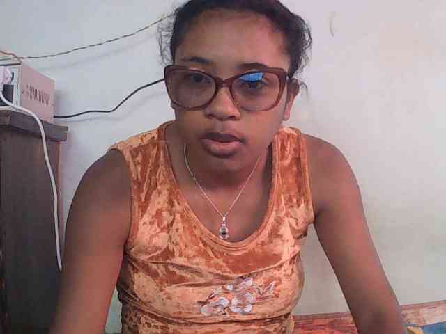 TriciaBella webcam