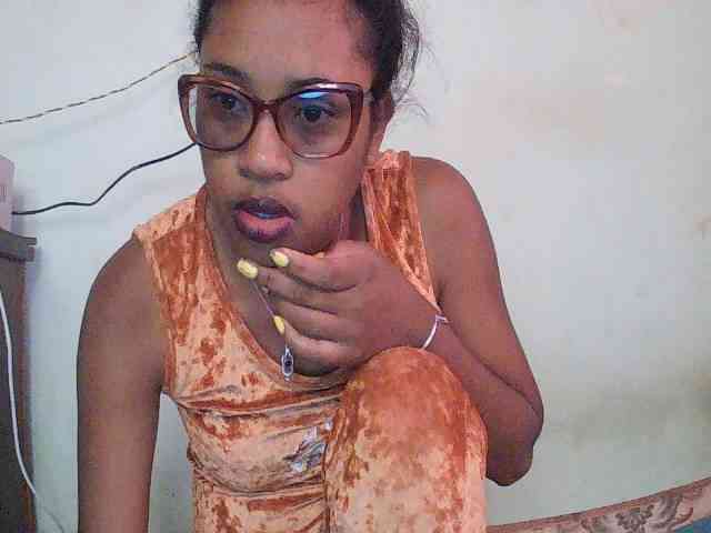 TriciaBella webcam