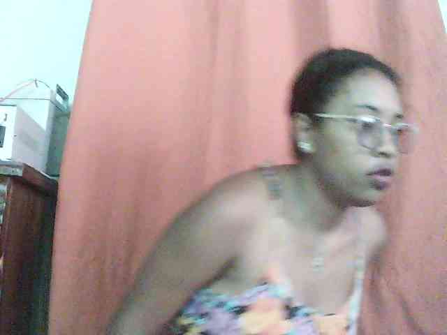 TriciaBella webcam