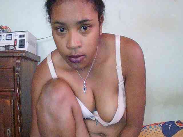 TriciaBella webcam