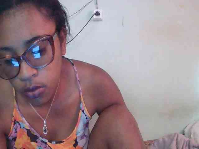 TriciaBella webcam