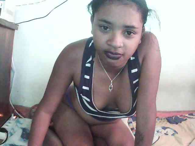 TriciaBella webcam