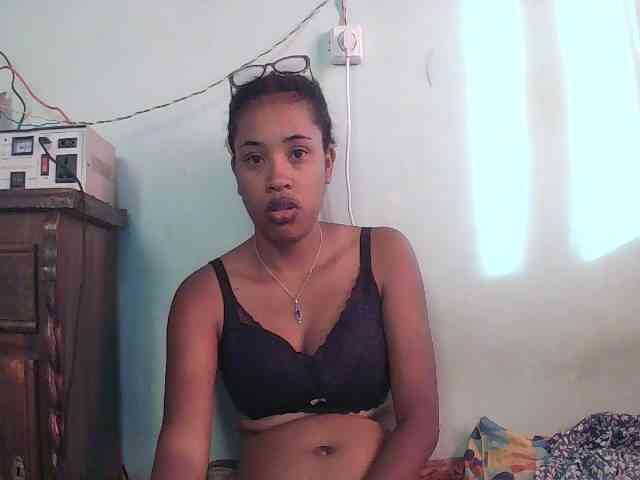 TriciaBella webcam