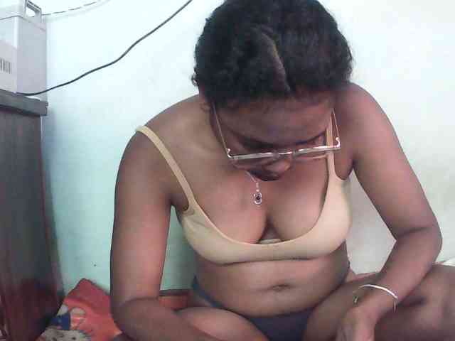TriciaBella webcam