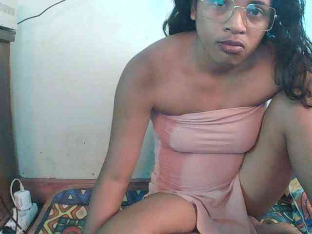 Modèle: TriciaBella