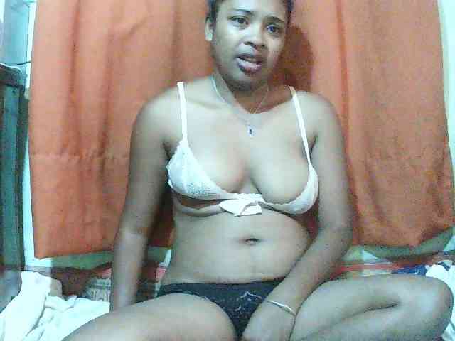 TriciaBella webcam