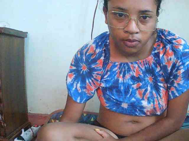 Modèle: TriciaBella