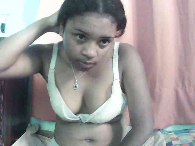 TriciaBella webcam