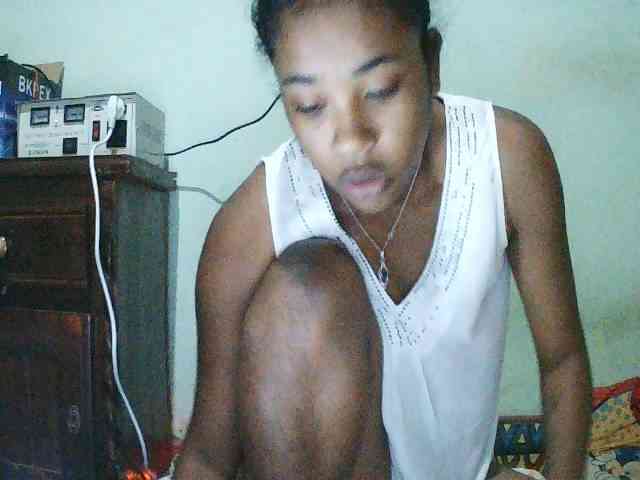 TriciaBella webcam