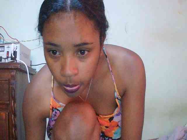 TriciaBella webcam
