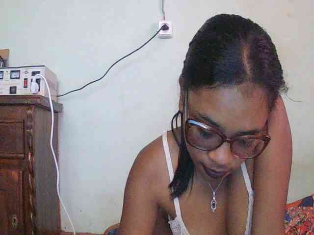 TriciaBella webcam