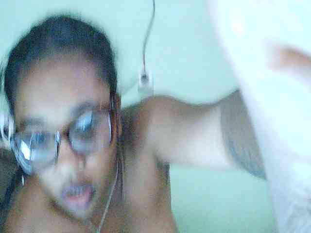 TriciaBella webcam