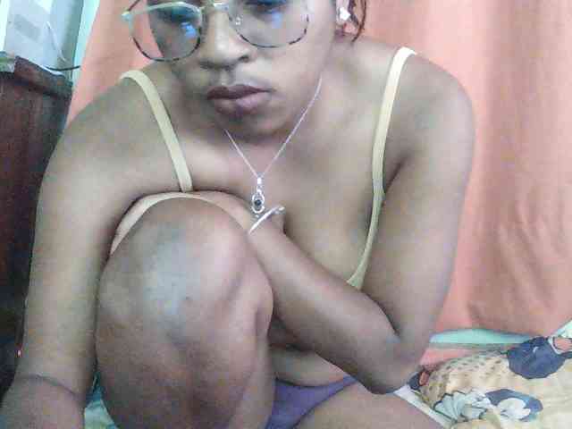 TriciaBella webcam