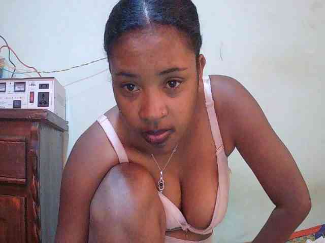 TriciaBella webcam