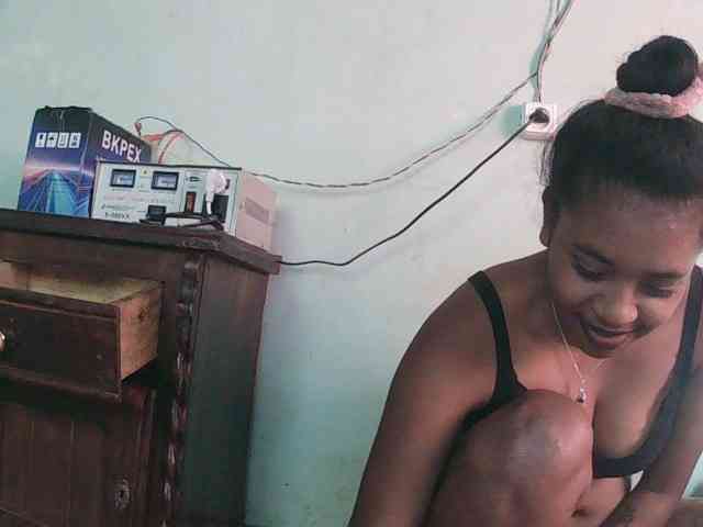 TriciaBella webcam