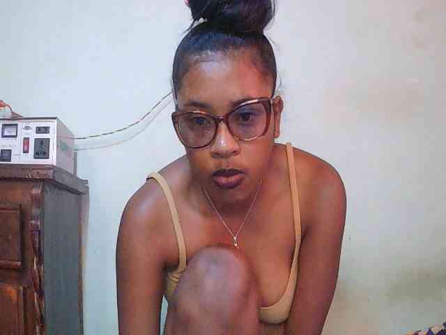 TriciaBella webcam