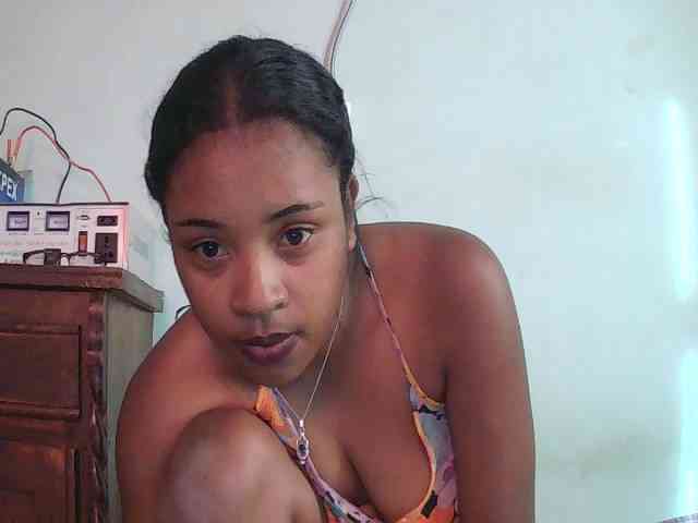 TriciaBella webcam