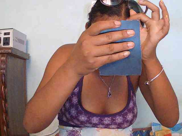 TriciaBella webcam