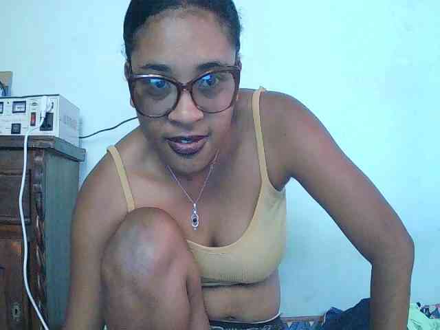 TriciaBella webcam