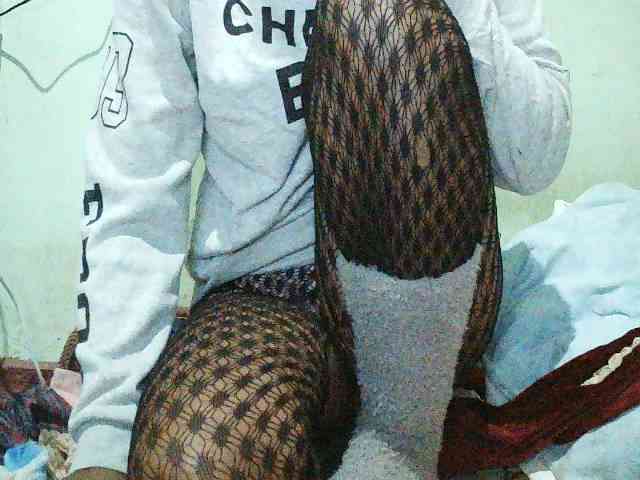 TriciaBella webcam
