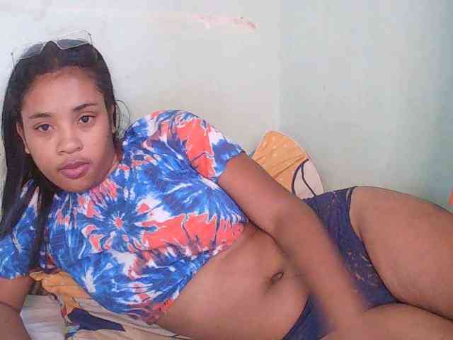TriciaBella webcam
