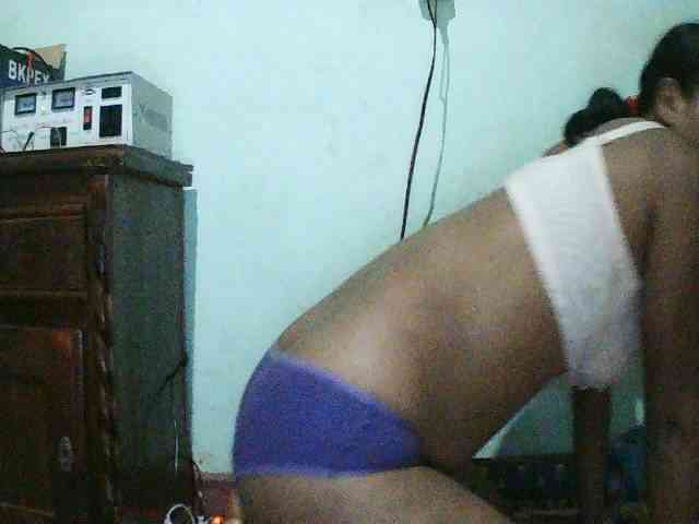 TriciaBella webcam