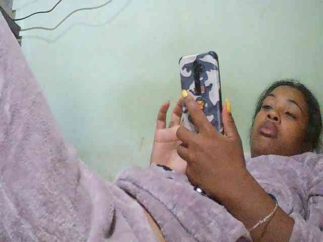TriciaBella webcam