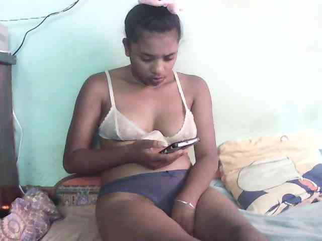 TriciaBella webcam